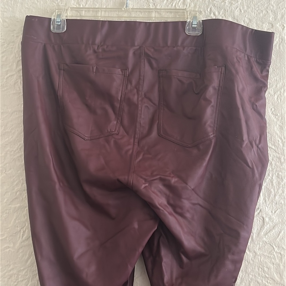 Torrid Faux Leather Maroon Oxblood Leggings Pockets 3X - Picture 7 of 9